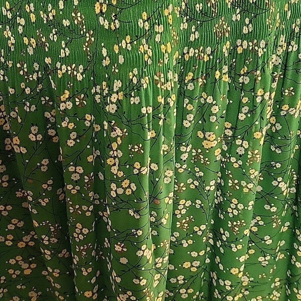 Max Studio Green Floral MINI Skirt - Picture 5 of 9